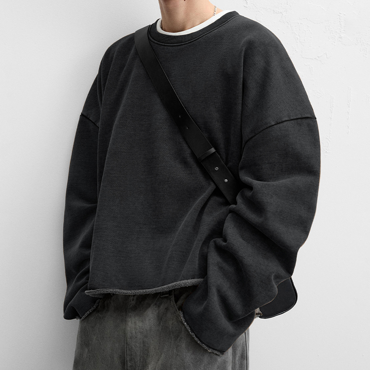 Unisex Heavyweight Washed Cropped Sweatshirt (440GSM)